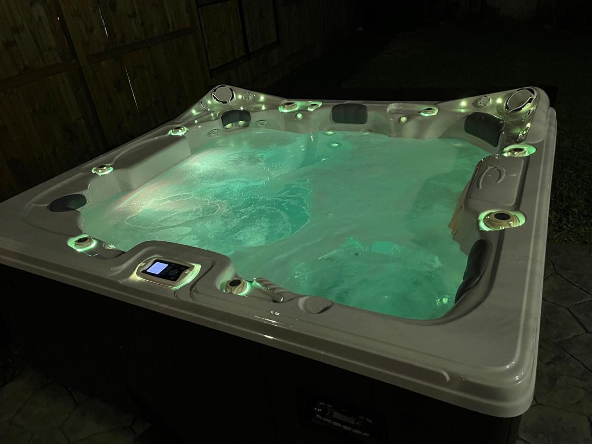 Вилла 1976Houstongem Luminous Pvtpool & Hottub Dt20Mins For Lrg Families 6Beds 2Bath Экстерьер фото